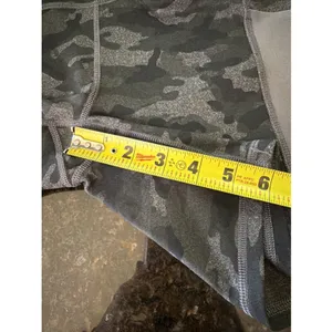 Fabletics Powerhold Biker Shorts Sz S Gray Camo Pockets Gym Workout Shorts thumbnail 6