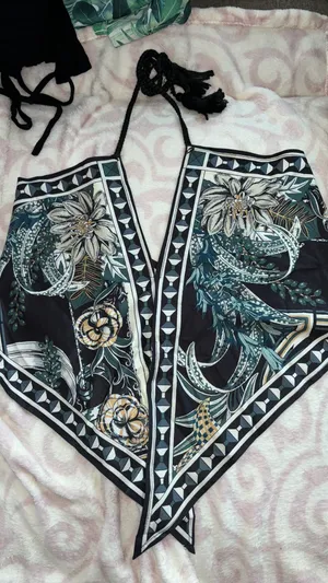 SheIn Halter Top thumbnail 1