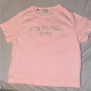 New Gymshark ITS GIVING GYM BABY T-SHIRT Pink Women’s Size Large thumbnail 7