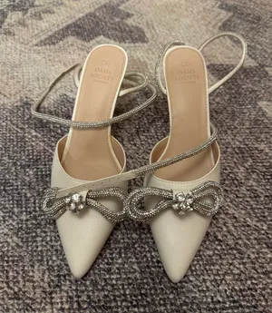 Pointed toe kitten heels sparkle bow White Size 9 thumbnail 1