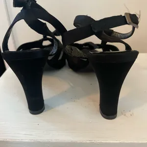Kenneth‎ Cole Reaction Black Heels Size 7 thumbnail 3
