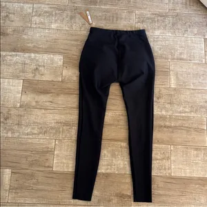 Skims Butt (B23) Lifting Nwt Size S Leggings thumbnail 2