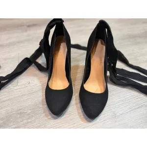 Wild Diva Lounge Black Lace-Up Block Heel Pumps Women's Size 6.5 thumbnail 2
