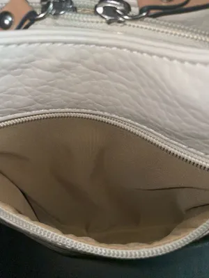 Giani Bernini Beige Tan Pebbled Faux Leather Purse Handbag Pockets Logo EUC thumbnail 6