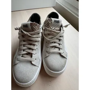 P448 Thea Gray Silver Platform Sneakers Women’s Leather EU 37 US 7 thumbnail 4