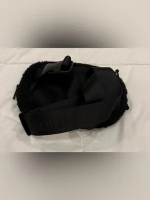 Lolë Unisex Sherpa Fleece Belt Bag Crossbody Fanny Pack Black OS thumbnail 2