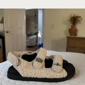 Steve Madden Cream Fuzzy Sandals thumbnail 4