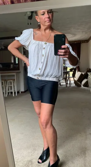 American Eagle Short Sleeve Baggy Dress Shirt thumbnail 2