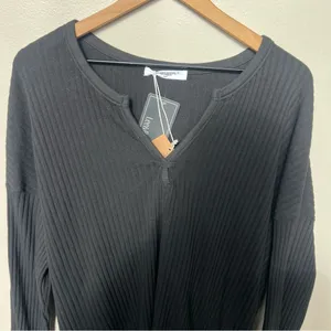 Project Social T NWT Getaway Notch Neck Sweater Ribbed Pullover Black Size Small thumbnail 4