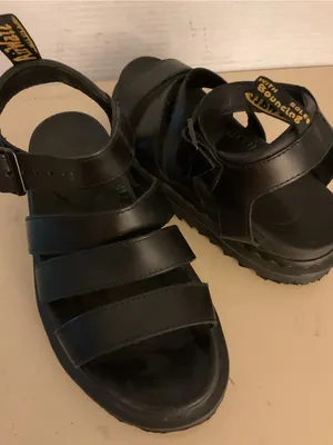 Dr. Martens women black leather platform Blaire platform Blaire sandals US 7 thumbnail 4