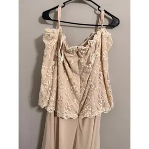 David's Bridal F2951P Formal Gown Womens 18 Champagne Lace Cold Shoulder Maxi thumbnail 6