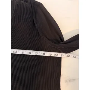 Madewell Pleated V-Neck Bell Sleeve Top Black Womens Medium Camisole‎ Lined goth thumbnail 9