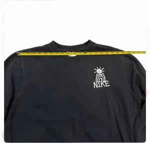 Vintage Nike Men's Sportswear Fleece Crew Sunshine Smile Graphic Sweatshirt thumbnail 4