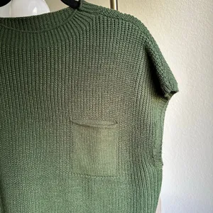 Green Sleeveless Sweater with Pocket Size L thumbnail 2
