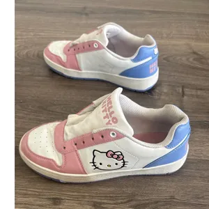 Hello Kitty Sanrio Pink White Blue Low Top Sneakers WMHK25BB019 Womens Size 8 thumbnail 3
