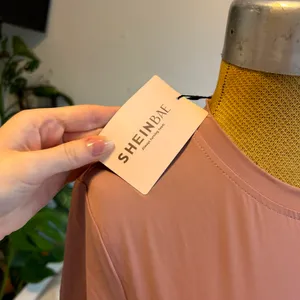 Sculpting fitted tshirt nwt Pink thumbnail 3