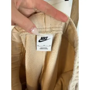 Nike Sportswear Club Fleece Women's Joggers Tan Comfy Sweatpants Size Medium thumbnail 3