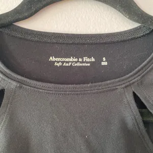 Abercrombie & Fitch Black Cut-Out Long Sleeve Bodysuit Top Women's size Small thumbnail 2