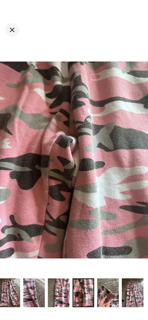 Gas Co | y2k pink & gray camo cargo style sweatpants thumbnail 5