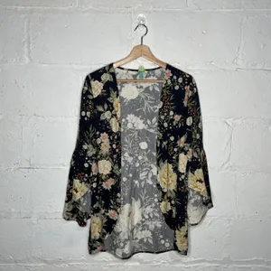 Farm Rio‎ Floral Kimono Jacket Diamond Stitch Split Bell Sleeve Women Gray O/S thumbnail 2