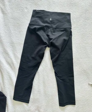 Lululemon high waisted Capri leggings vintage thumbnail 2