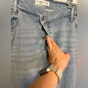 Abercrombie & Fitch Curve Love Crossover Dad High Rise Straight Leg Jeans Sz 16 thumbnail 9