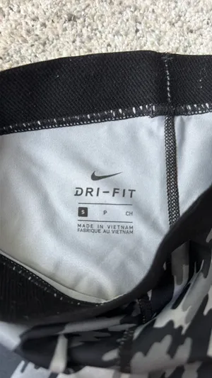 Nike Pros thumbnail 4
