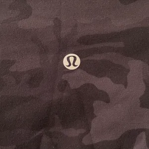 Lululemon Align Super High Rise 10” Short Size 6 Incognito Camo Multi Grey thumbnail 3