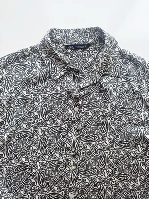 Zara Satin Paisley Button Up Shirt Size Medium - Cream and Black thumbnail 3