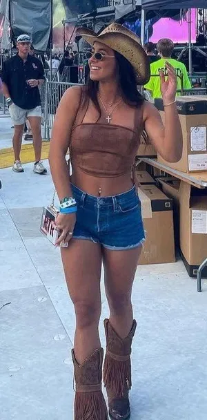 Urban Outfitters Top thumbnail 1