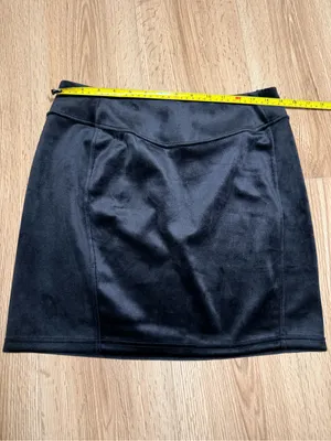Lululemon Scuba High Rise Mini Skirt Womens M Black Velvet Velour Tennis Skort thumbnail 6
