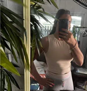 Aritzia contour tank nwt thumbnail 3