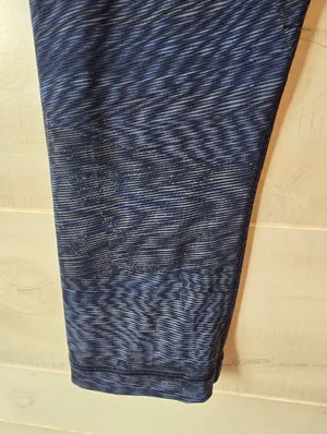 {8} Lululemon Wunder Under Hi-Rise 1/2 Tight Crop Legging Linear Flux Battleship thumbnail 4