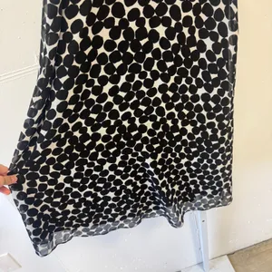 Calvin Klein Black White Polka Dot Sleeveless Shift Dress Size 4 Keyhole Back thumbnail 4