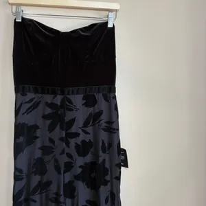 NWT Lulus black velvet strapless jumpsuit floral women's size large formal wear thumbnail 2