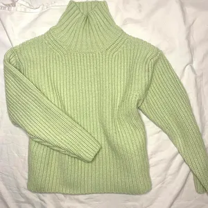 Ann Taylor mint green turtle neck thumbnail 1