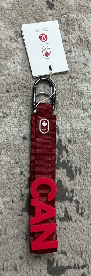 Lululemon Canada Olympics Letter Keychain Brand New thumbnail 1