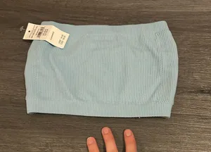 American Eagle Outfitters thumbnail 1