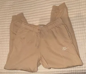 Nike joggers thumbnail 3