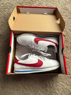 Nike Classic Cortez Leather in the White thumbnail 7