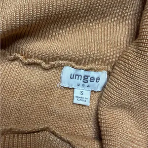 ✨🤠 UMGEE Off Shoulder Lace Up Western Boho Knit Sweater Tan Small 🤠✨‎ thumbnail 5