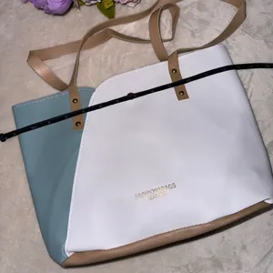 NEW Boutique White and Turquoise Shoulder Bag thumbnail 11