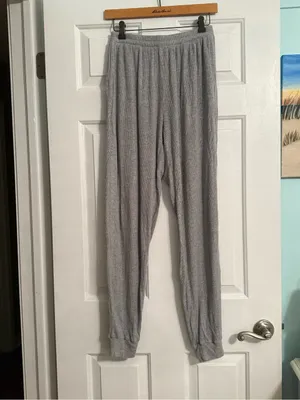 Alo Yoga Whisper Joggers in Gray thumbnail 2