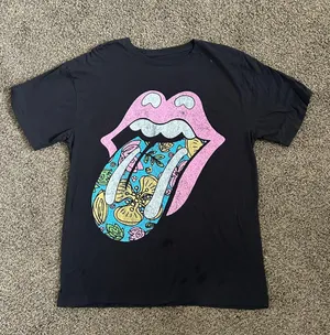 Graphic T-shirt thumbnail 1