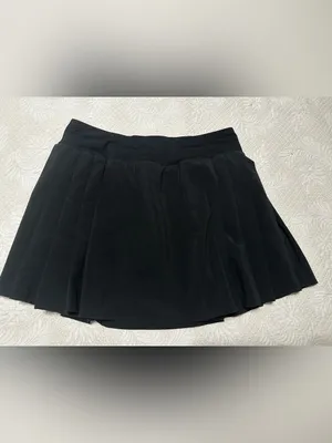 Lululemon black tennis skirt with built in shorts size 6 in great condition thumbnail 6