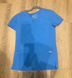 FIGS Scrub Top thumbnail 1