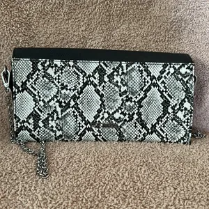 Steve Madden clutch crossbody purse black/snake print with‎ silver chain thumbnail 2
