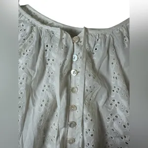 Urban Outfitters White Eyelet Button-Back Blouse Size‎ XS thumbnail 5