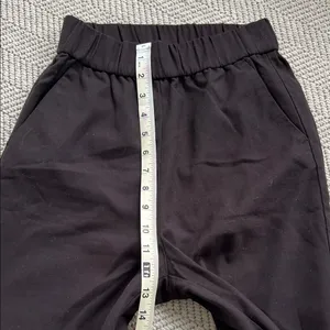Women’s H&M Black Elastic-Waist Pants thumbnail 4