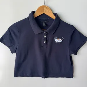Forever 21 Crop Top Polo Shirt Cat Embroidery‎ Short Sleeve Navy S thumbnail 1